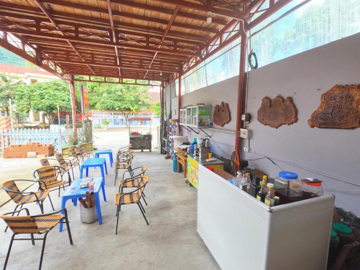 Hoang Anh Hostel Meo Vac Esterno foto
