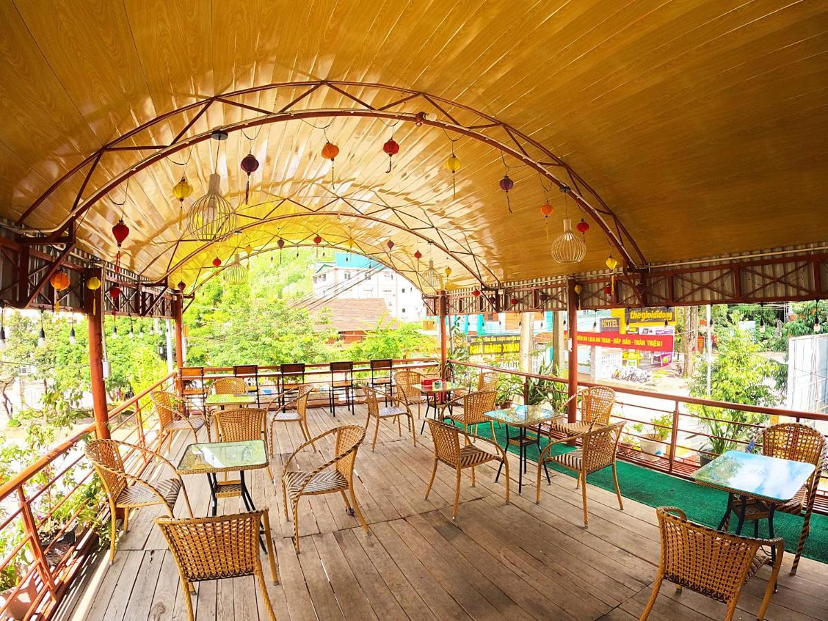 Hoang Anh Hostel Meo Vac Esterno foto